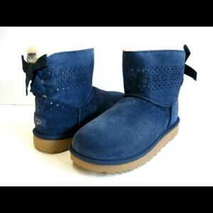 UGG Dae Sunshine Navy Blue Bailey Suede Mini booties size 5 Néw in box !